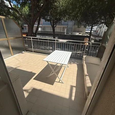 Piazza Mazzini ليدو دي يسولو